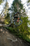 Sur la piste VTT la Komatrautrail du Bike Park de Châtell