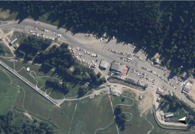 Vue aérienne du parking de Pré la Joux