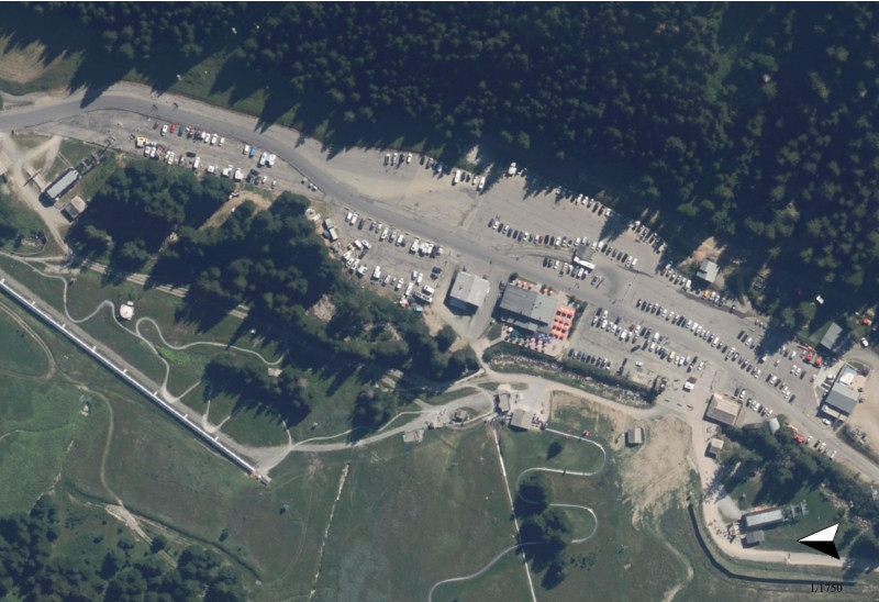 Vue aérienne du parking de Pré la Joux