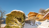 Le chalet sous la neige