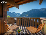 Balcon  avec vue sur les montagnes en été