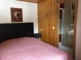 Chambre avec salle de bains