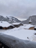 Vue du chalet en hiver