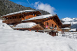 Le chalet sous la neige