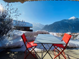 Table sur la terrasse en hiver