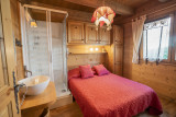 Chambre double et salle de bains