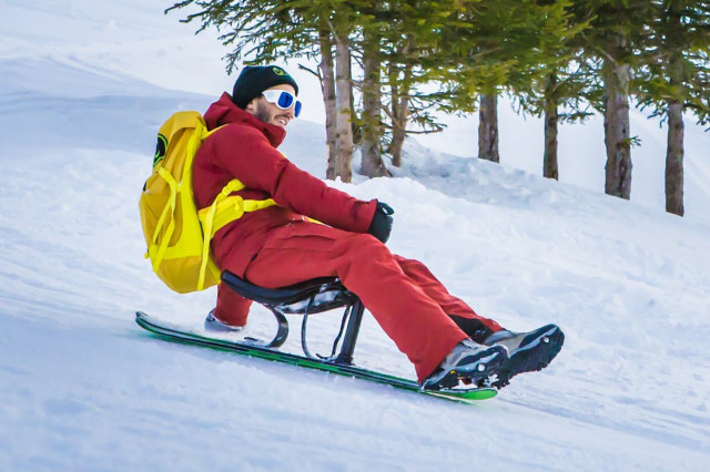 Descendre une piste en snooc avec Châtel Sensations Moniteur indépendant à Châtel