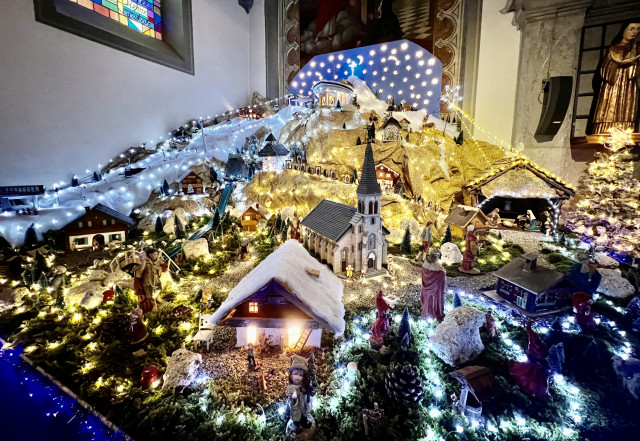 Christmas Crib_Châtel