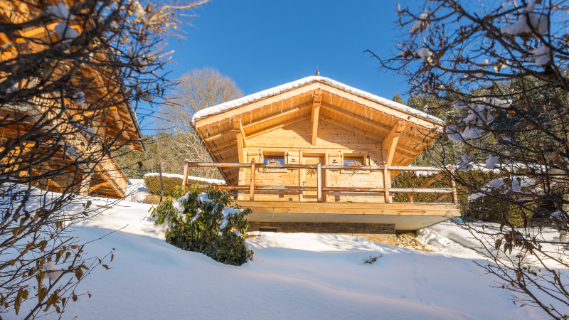 Extérieur du chalet en hiver