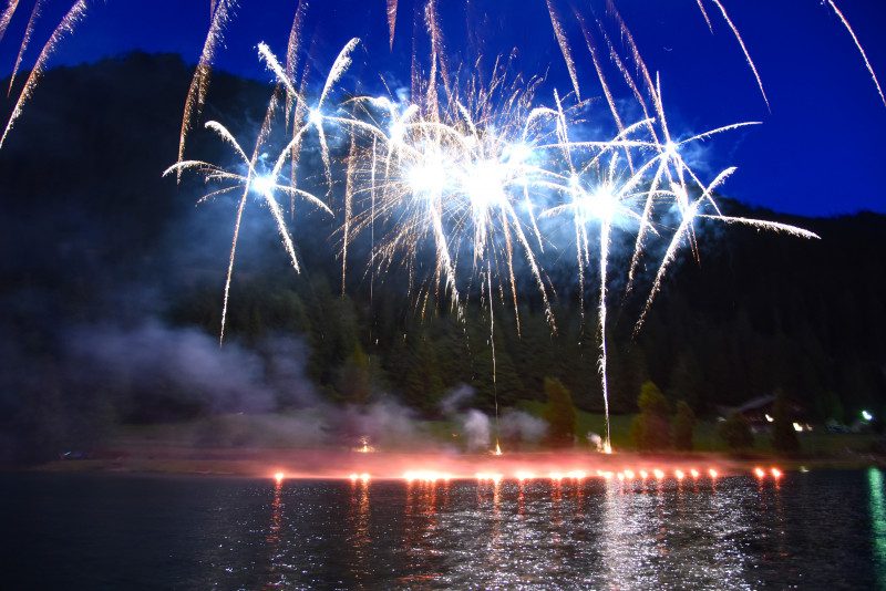 Feu Artifice lac de Vonnes